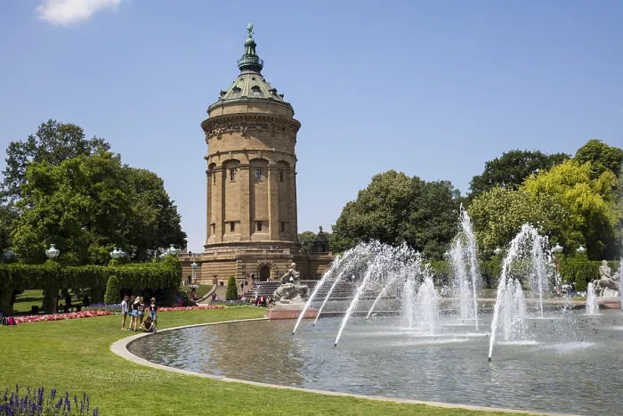 Gerahmter Druck : Wasserturm, Friedrichsplatz-Platz Gerahmter Druck : Wasserturm, Friedrichsplatz-Platz