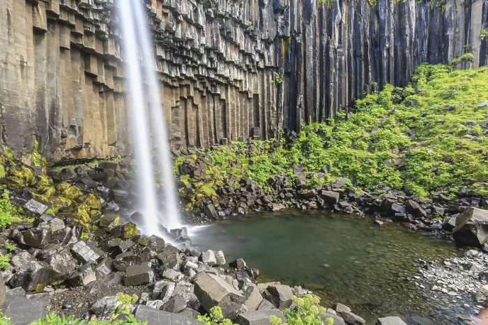 Gerahmter Druck : Wasserfall, Basalt-Säulen, Sommer. Gerahmter Druck : Wasserfall, Basalt-Säulen, Sommer.