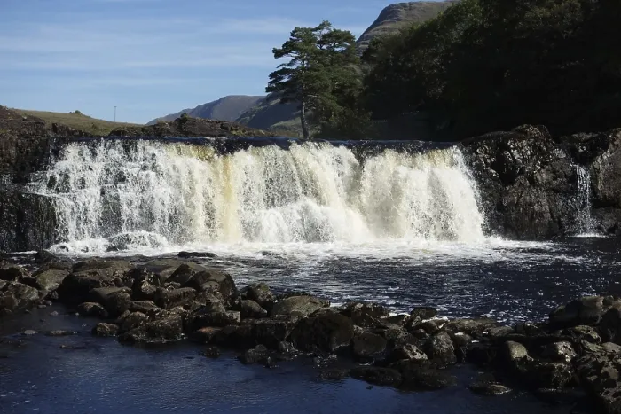 Gerahmter Druck : Wasserfall oder Kaskade in der Natur. Gerahmter Druck : Wasserfall oder Kaskade in der Natur.