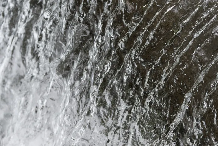 Gerahmter Druck : Wasserfall, Nahansicht. Gerahmter Druck : Wasserfall, Nahansicht.