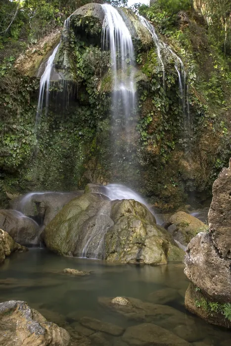 Gerahmter Druck : Wasserfall in Kuba, lange Belichtungszeit. Gerahmter Druck : Wasserfall in Kuba, lange Belichtungszeit.