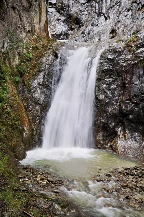 Gerahmter Druck : Wasserfall im Durnand-Tal Gerahmter Druck : Wasserfall im Durnand-Tal