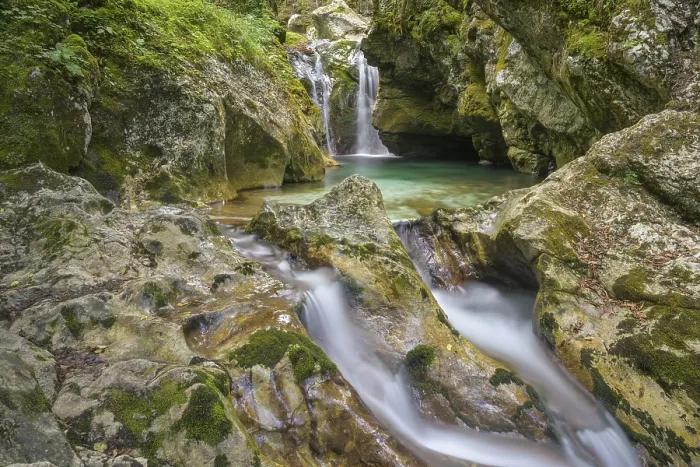 Gerahmter Druck : Wasserfall am Lepena Bach Gerahmter Druck : Wasserfall am Lepena Bach