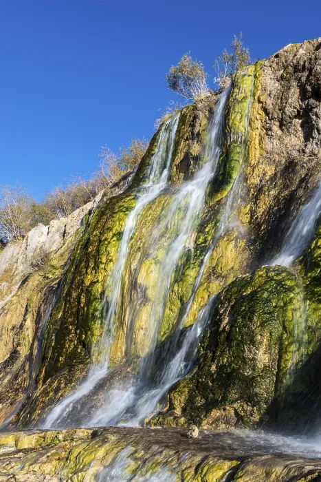 Gerahmter Druck : Wasserfall an einem Überlauf des unteren Sees. Gerahmter Druck : Wasserfall an einem Überlauf des unteren Sees.