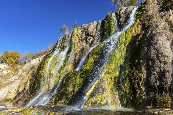Gerahmter Druck : Wasserfall an einem Überlaufen des unteren Sees. Gerahmter Druck : Wasserfall an einem Überlaufen des unteren Sees.