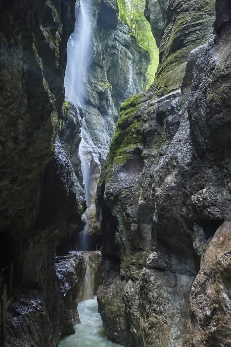 Gerahmter Druck : Wasserfall im Partnachklamm Gerahmter Druck : Wasserfall im Partnachklamm