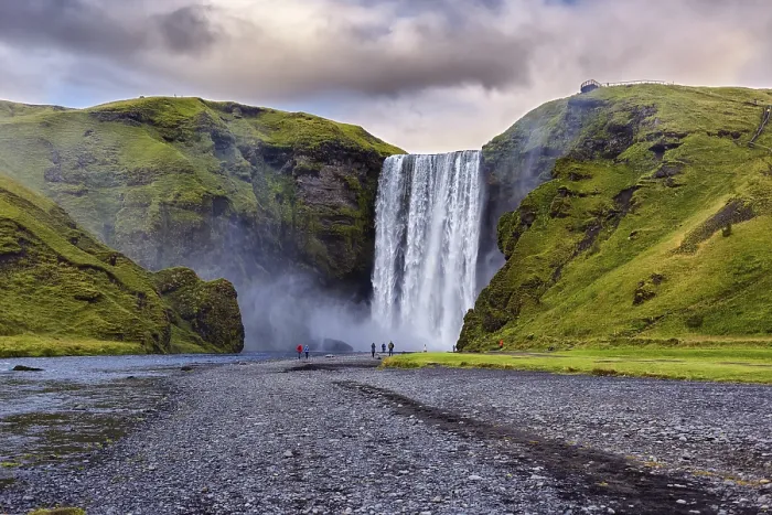 Gerahmter Druck : Skogafoss-Wasserfall in Skogar, Südsüdwestland, Island Gerahmter Druck : Skogafoss-Wasserfall in Skogar, Südsüdwestland, Island