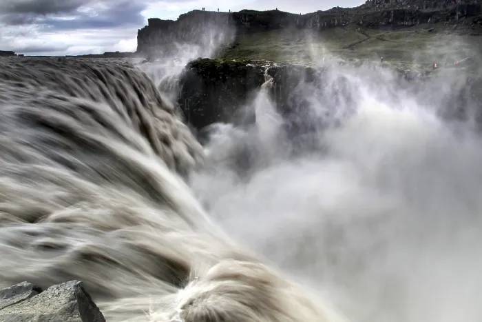 Gerahmter Druck : Wasserfall, Sprühnebel, Bruchkante Gerahmter Druck : Wasserfall, Sprühnebel, Bruchkante