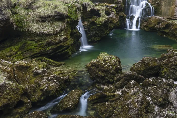 Gerahmter Druck : Wasserfälle am Traunfall, Oberösterreich. Gerahmter Druck : Wasserfälle am Traunfall, Oberösterreich.