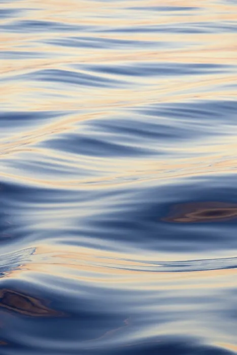 Gerahmter Druck : Wellen im Abendlicht, Meer. Gerahmter Druck : Wellen im Abendlicht, Meer.