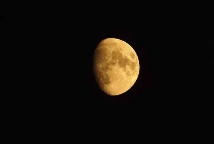 Gerahmter Druck : Wachsender Mond, Halbmond. Gerahmter Druck : Wachsender Mond, Halbmond.