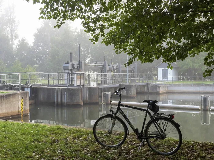 Gerahmter Druck : Wehr und Schleuse auf der Spree Gerahmter Druck : Wehr und Schleuse auf der Spree