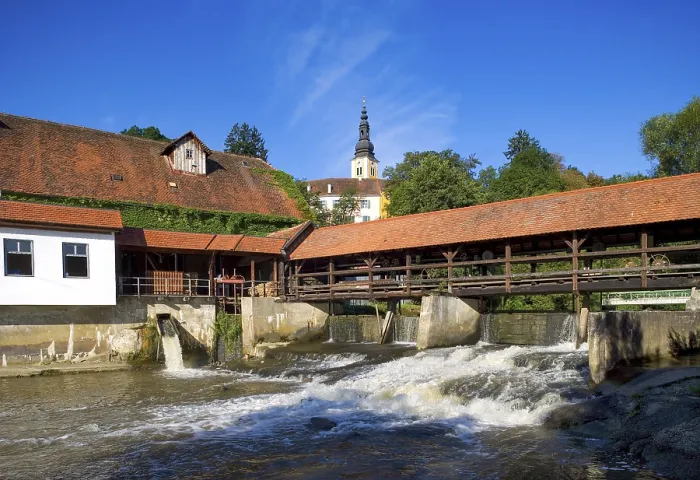 Gerahmter Druck : Wehrsystem am Fluss Feistritz Gerahmter Druck : Wehrsystem am Fluss Feistritz
