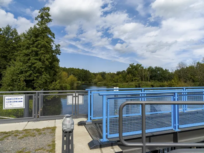 Gerahmter Druck : Wehr an der Spree mit Brücke Gerahmter Druck : Wehr an der Spree mit Brücke