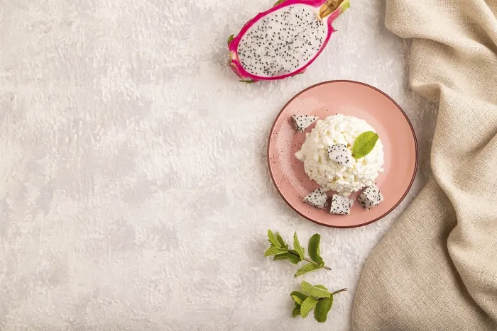Gerahmter Druck : Weißer Quark, Käsekuchen Gerahmter Druck : Weißer Quark, Käsekuchen