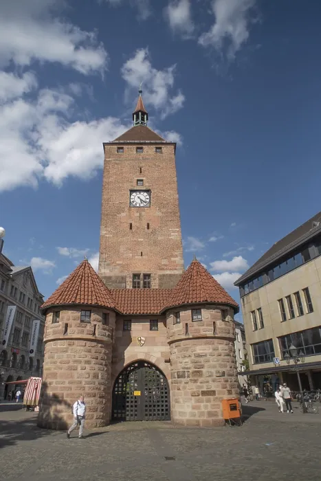 Gerahmter Druck : Weißer Turm, um 1250 erbaut. Gerahmter Druck : Weißer Turm, um 1250 erbaut.