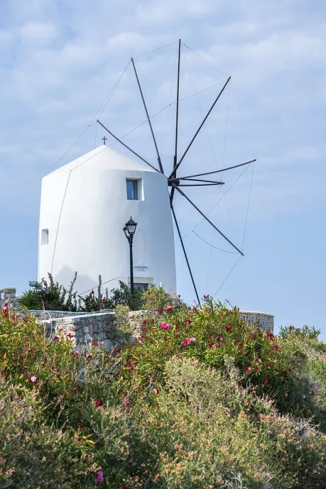 Gerahmter Druck : Weißer Windmühlenkahn auf Paros, Kykladen, Ägäisches Meer, Griechenland Gerahmter Druck : Weißer Windmühlenkahn auf Paros, Kykladen, Ägäisches Meer, Griechenland