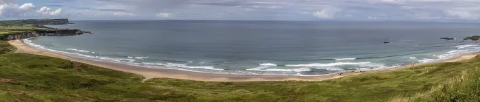 Gerahmter Druck : Whitepark Bay, Strand und Klippen. Gerahmter Druck : Whitepark Bay, Strand und Klippen.
