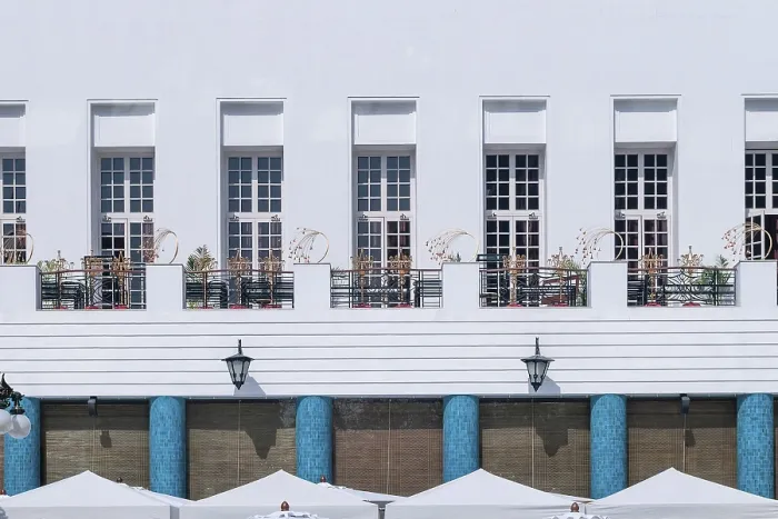 Gerahmter Druck : Verputzte Fassade, Balkone Gerahmter Druck : Verputzte Fassade, Balkone