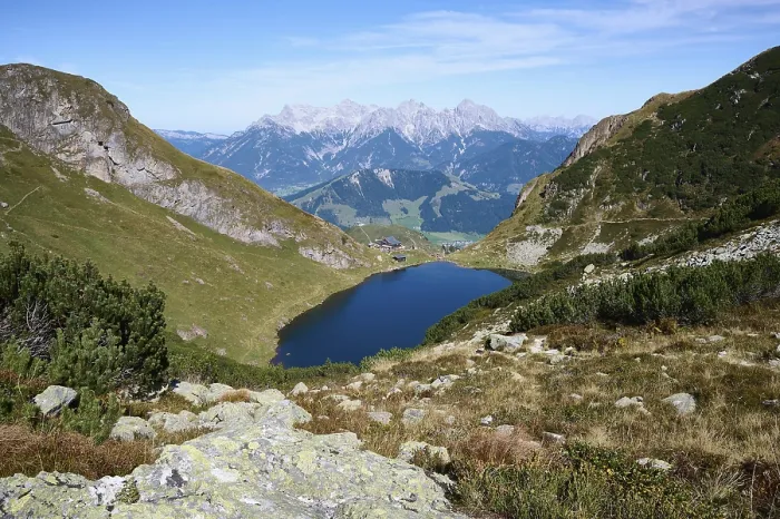 Gerahmter Druck : Wildsee mit Wildseeloderhaus vor Loferer Steinbergen. Gerahmter Druck : Wildsee mit Wildseeloderhaus vor Loferer Steinbergen.