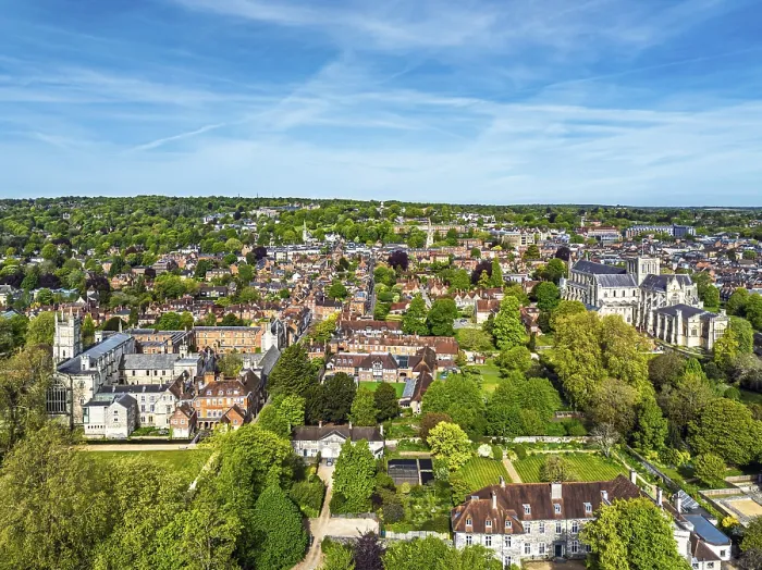 Gerahmter Druck : Winchester Dom von einem Drohnen aus. Gerahmter Druck : Winchester Dom von einem Drohnen aus.