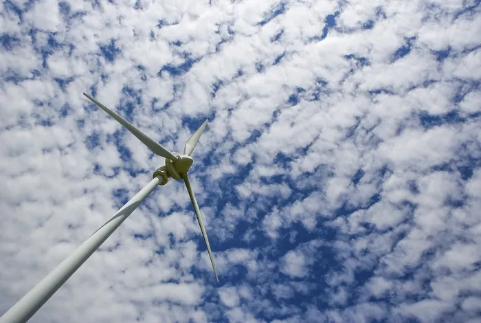Gerahmter Druck : Windenergie, Windkraftwerk, Wolken. Gerahmter Druck : Windenergie, Windkraftwerk, Wolken.