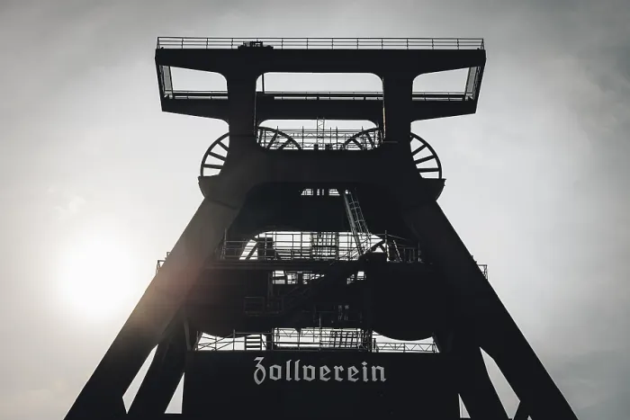 Gerahmter Druck : Windmühleturm, Silhouette, Kontrastlicht. Gerahmter Druck : Windmühleturm, Silhouette, Kontrastlicht.