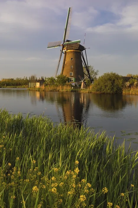 Gerahmter Druck : Windmühle am Kanal, Kinderdijk. Gerahmter Druck : Windmühle am Kanal, Kinderdijk.