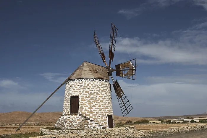 Gerahmter Druck : Windmühle, schräg von hinten, restauriert. Gerahmter Druck : Windmühle, schräg von hinten, restauriert.