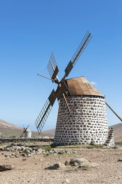 Gerahmter Druck : Zwei Windmühlen, Windmühle in Villaverde. Gerahmter Druck : Zwei Windmühlen, Windmühle in Villaverde.
