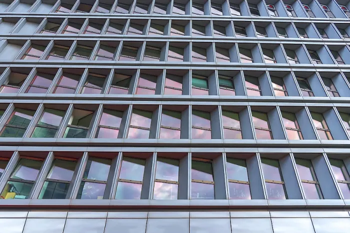 Gerahmter Druck : Fassade eines Bürogebäudes Gerahmter Druck : Fassade eines Bürogebäudes