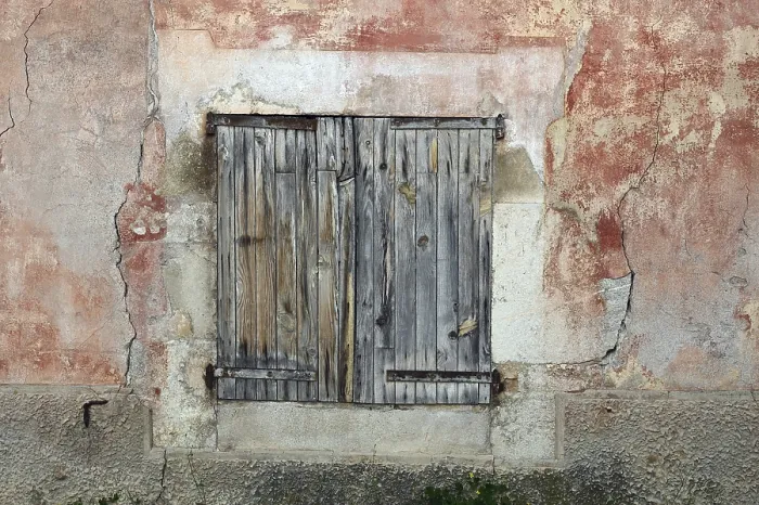 Gerahmter Druck : Fenster in einem alten Haus. Gerahmter Druck : Fenster in einem alten Haus.