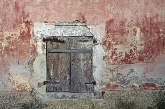 Gerahmter Druck : Fenster in einem alten Haus. Gerahmter Druck : Fenster in einem alten Haus.