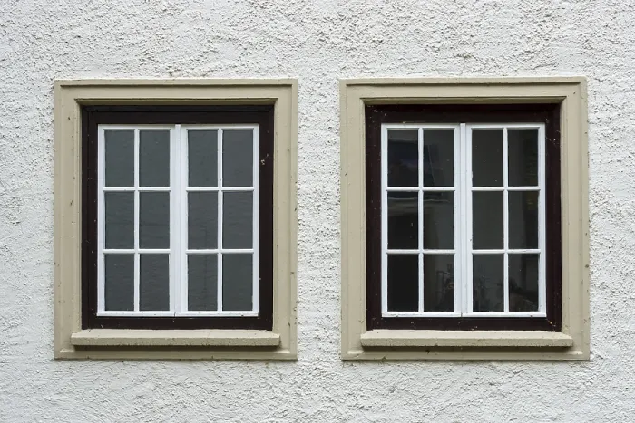 Gerahmter Druck : Zwei Fenster. Hintergrund, Joachimsthal, Deutschland. Gerahmter Druck : Zwei Fenster. Hintergrund, Joachimsthal, Deutschland.