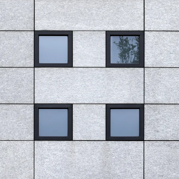 Gerahmter Druck : Fenster auf der Fassade eines Gebäudes. Gerahmter Druck : Fenster auf der Fassade eines Gebäudes.