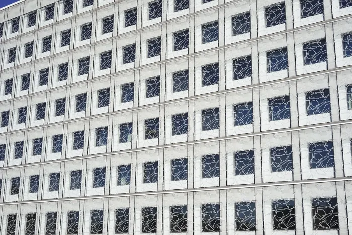 Gerahmter Druck : Viele Fenster eines modernen Gebäudes. Gerahmter Druck : Viele Fenster eines modernen Gebäudes.