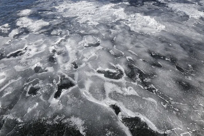 Gerahmter Druck : Winter, Eisstruktur, Sankt-Lorenz-Strom Gerahmter Druck : Winter, Eisstruktur, Sankt-Lorenz-Strom