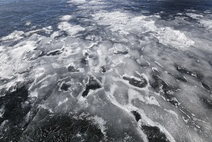 Gerahmter Druck : Winter, Eisstruktur, Sankt-Lorenz-Strom Gerahmter Druck : Winter, Eisstruktur, Sankt-Lorenz-Strom