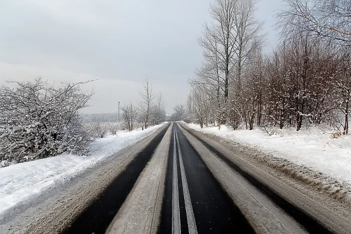 Gerahmter Druck : Winterstraße Gerahmter Druck : Winterstraße