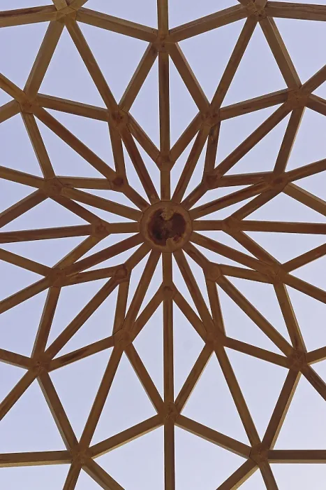 Gerahmter Druck : Holzbalkendecke in Form eines Sterns im Kuwait. Gerahmter Druck : Holzbalkendecke in Form eines Sterns im Kuwait.