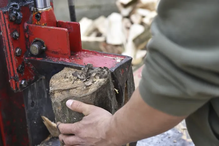 Gerahmter Druck : Holzhacken in Deutschland Gerahmter Druck : Holzhacken in Deutschland