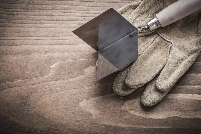 Gerahmter Druck : Arbeitsgummihandschuhe und Winkelformer Gerahmter Druck : Arbeitsgummihandschuhe und Winkelformer