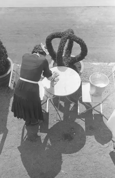 Gerahmter Druck : Arbeit in einem Restaurant in den 1930er Jahren. Gerahmter Druck : Arbeit in einem Restaurant in den 1930er Jahren.