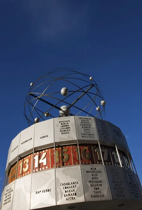 Gerahmter Druck : Weltuhr, Alexanderplatz in Berlin.
