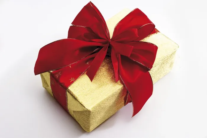 Gerahmter Druck : Verpacktes Geschenk oder Präsent Gerahmter Druck : Verpacktes Geschenk oder Präsent