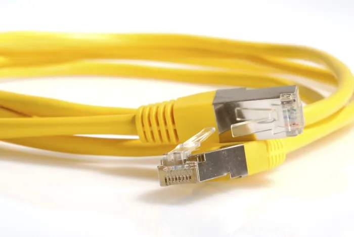 Gerahmter Druck : Gelber Netzwerk-Kabel