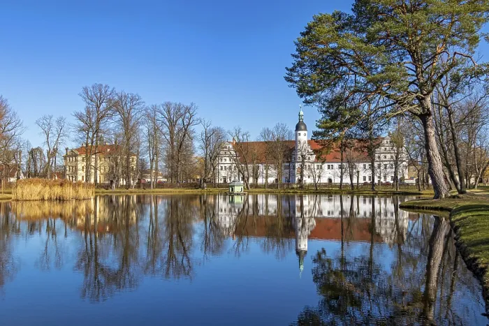 Gerahmter Druck : Schlossgarten Zabeltitz Gerahmter Druck : Schlossgarten Zabeltitz