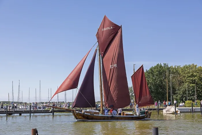 Gerahmter Druck : Schiff in der Hafen, Wustrow Gerahmter Druck : Schiff in der Hafen, Wustrow