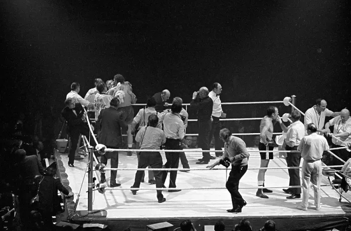 Gerahmter Druck : Henry Cooper gegen Joe Bugner Gerahmter Druck : Henry Cooper gegen Joe Bugner