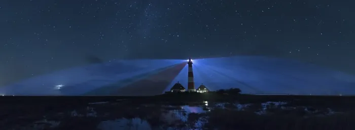 Gerahmter Druck : Leuchtturm in der Nacht. Gerahmter Druck : Leuchtturm in der Nacht.